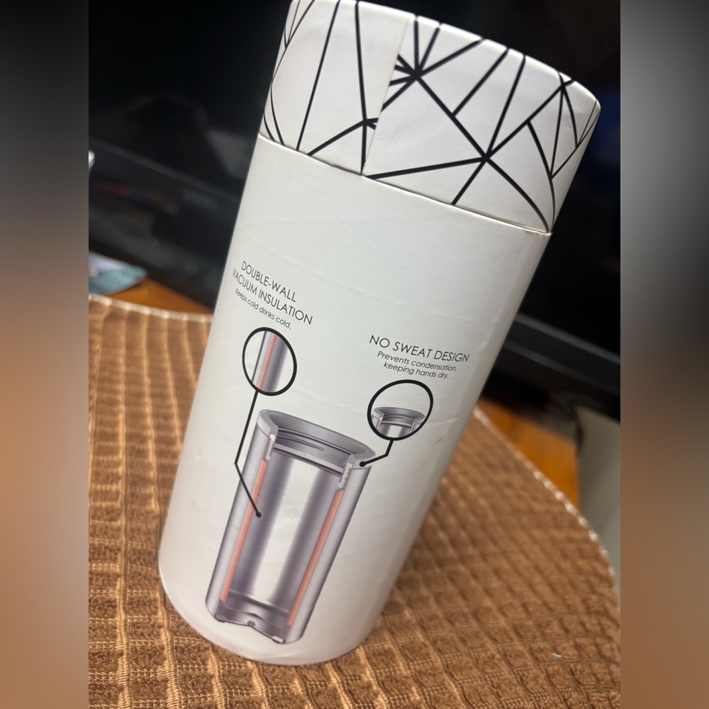 Vmini Black Can Cooler - Picture 5 of 5